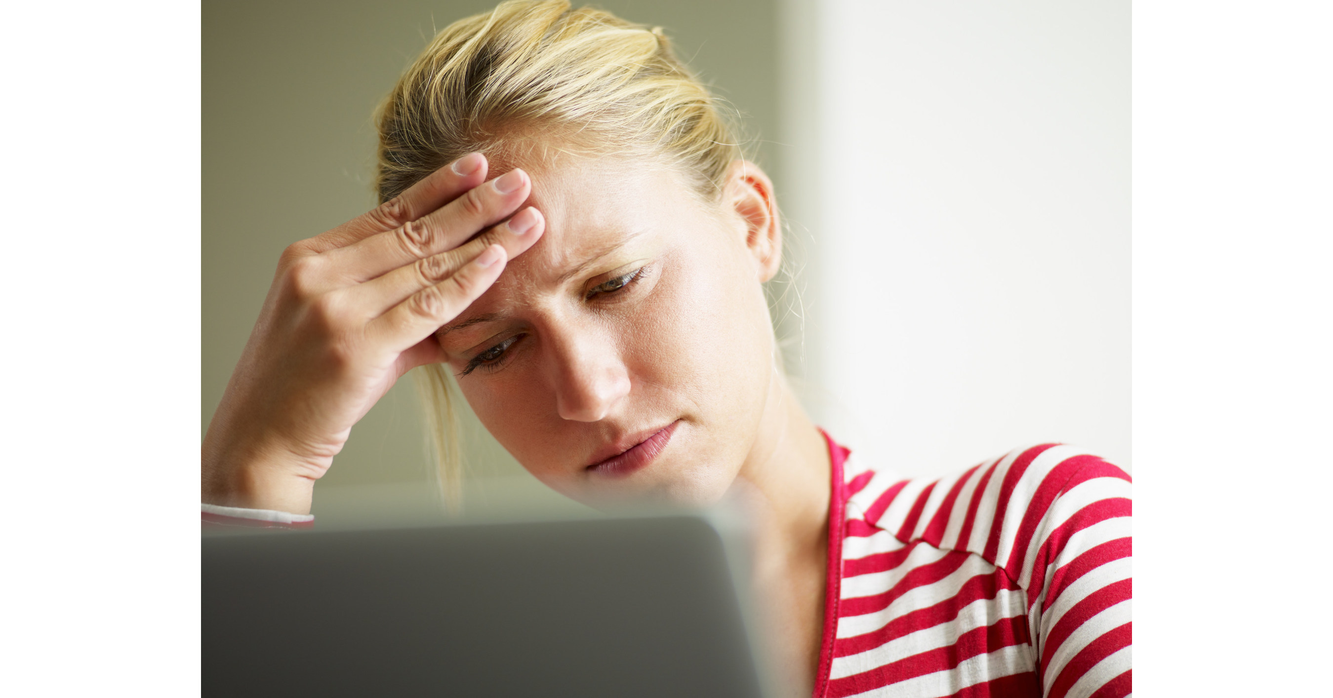 стресс головная боль. гипертоническая болезнь шум в ушах. вегето-сосудистая дистония фото. при тревоге и стрессе. стресс мобилизация.