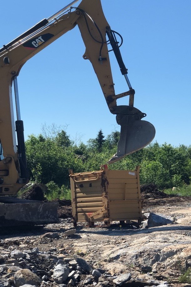 Grab Sample (CNW Group/Granada Gold Mine Inc.)