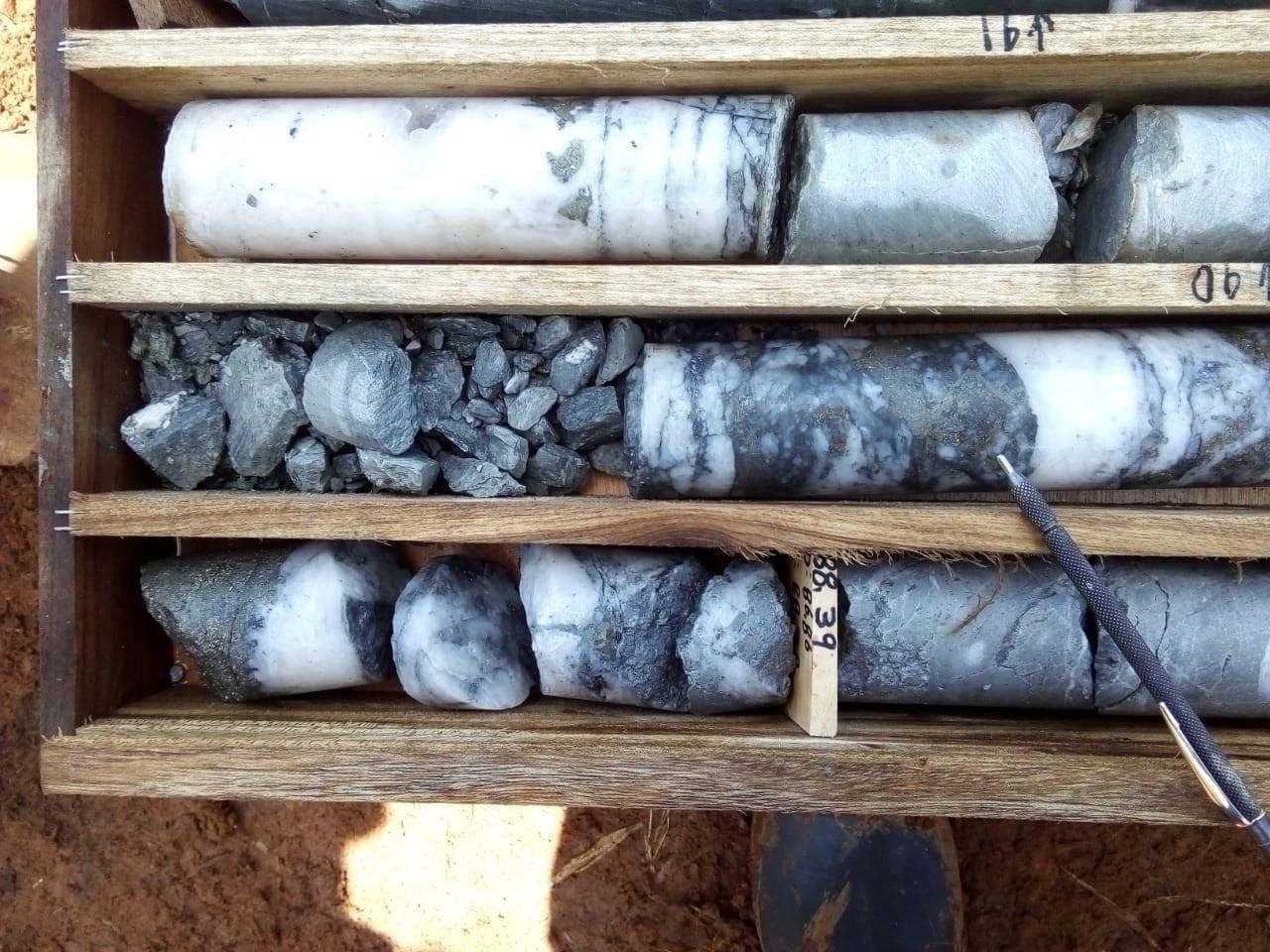 Photo 3: Detail of 2.7 composite vein showing hydrothermal breccia as tertiary phase of mineralization. (CNW Group/Outcrop Gold Corp.)