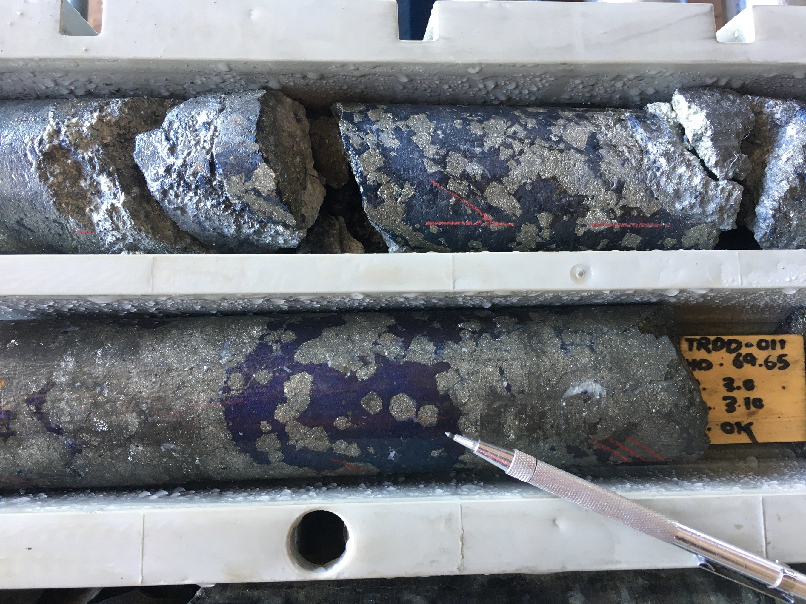 Figure 3: Intense structurally controlled visual mineralization in hole TRDD011 (CNW Group/Kincora Copper Limited)