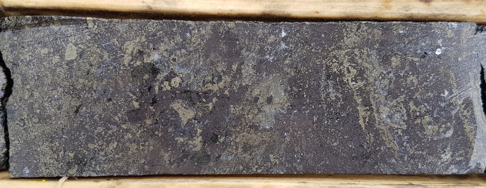 New Zinc-Lead-Silver Discovery. Hole PZ18-01 at 147.5 m depth.