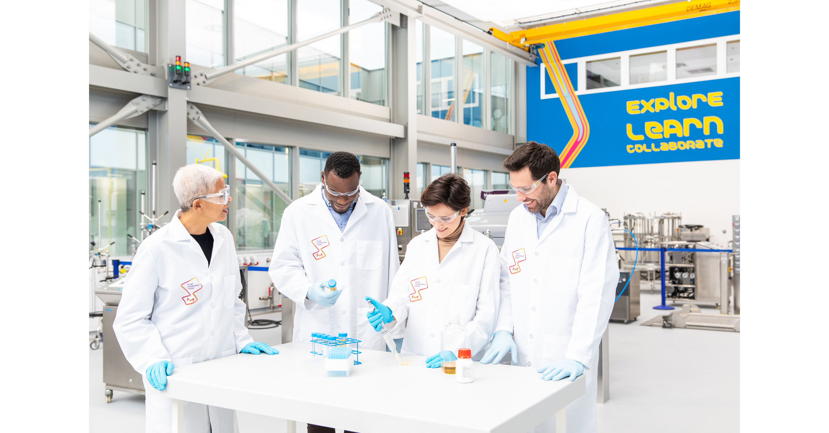 Pharmaceutical journals. Merck Serono фармацевтическая. Немецкая компания Мерк. Фармацевтика Merck KGAA. Картинки компании Мерк.