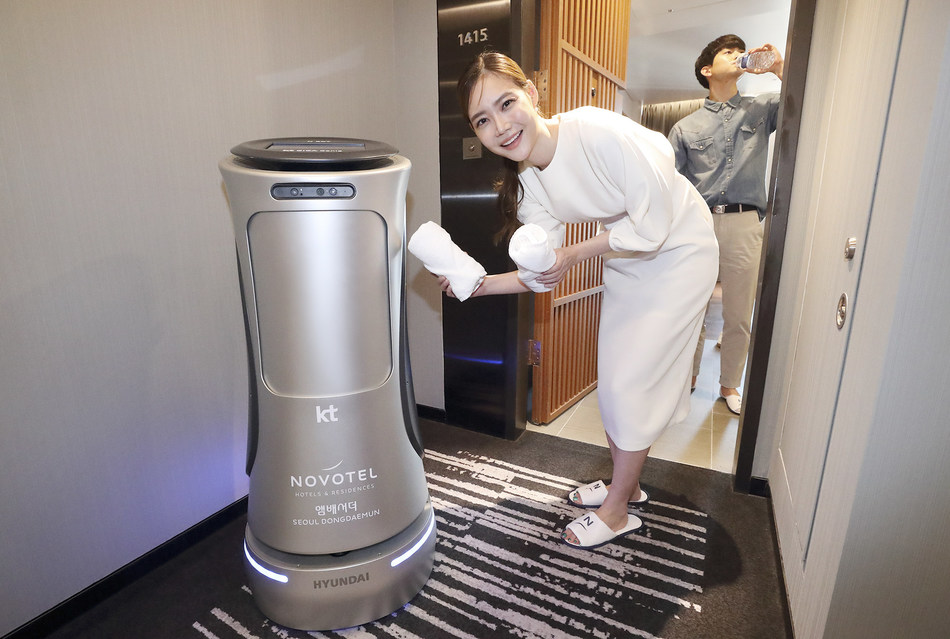 Robot KT 2. generacji ułatwia obsługę hotelową w Korei