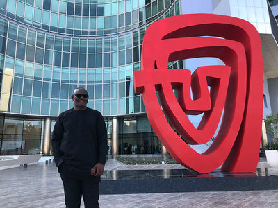 تدشين مجسم الوجه احتفال ا بالبحرين وبنك Abc Oman News Gazette