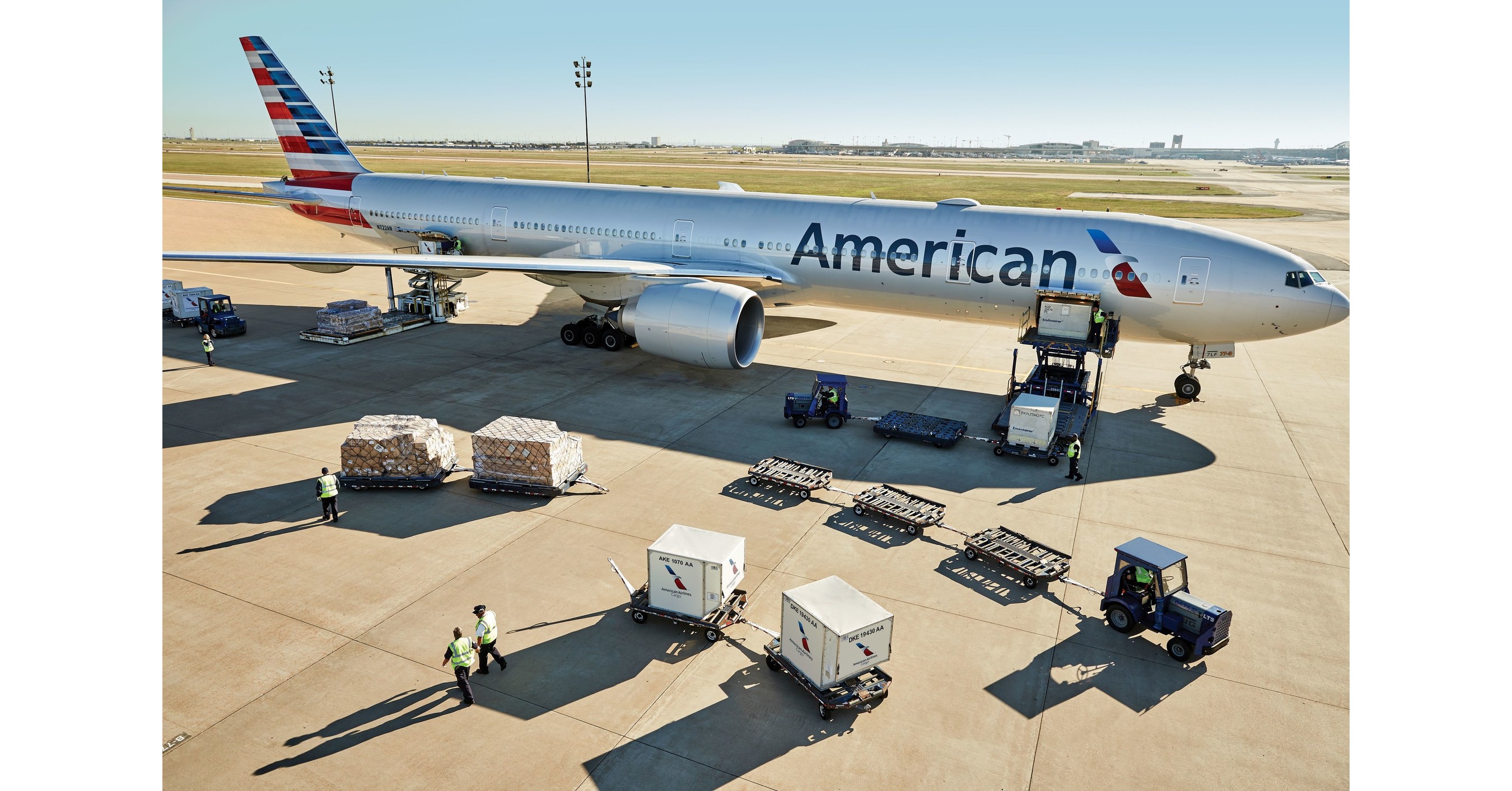 Has cargo. Американ Аирлинес самолеты. American Airlines Cargo. Американские авиакомпании грузовые. Американ Эйрлайнс фото.