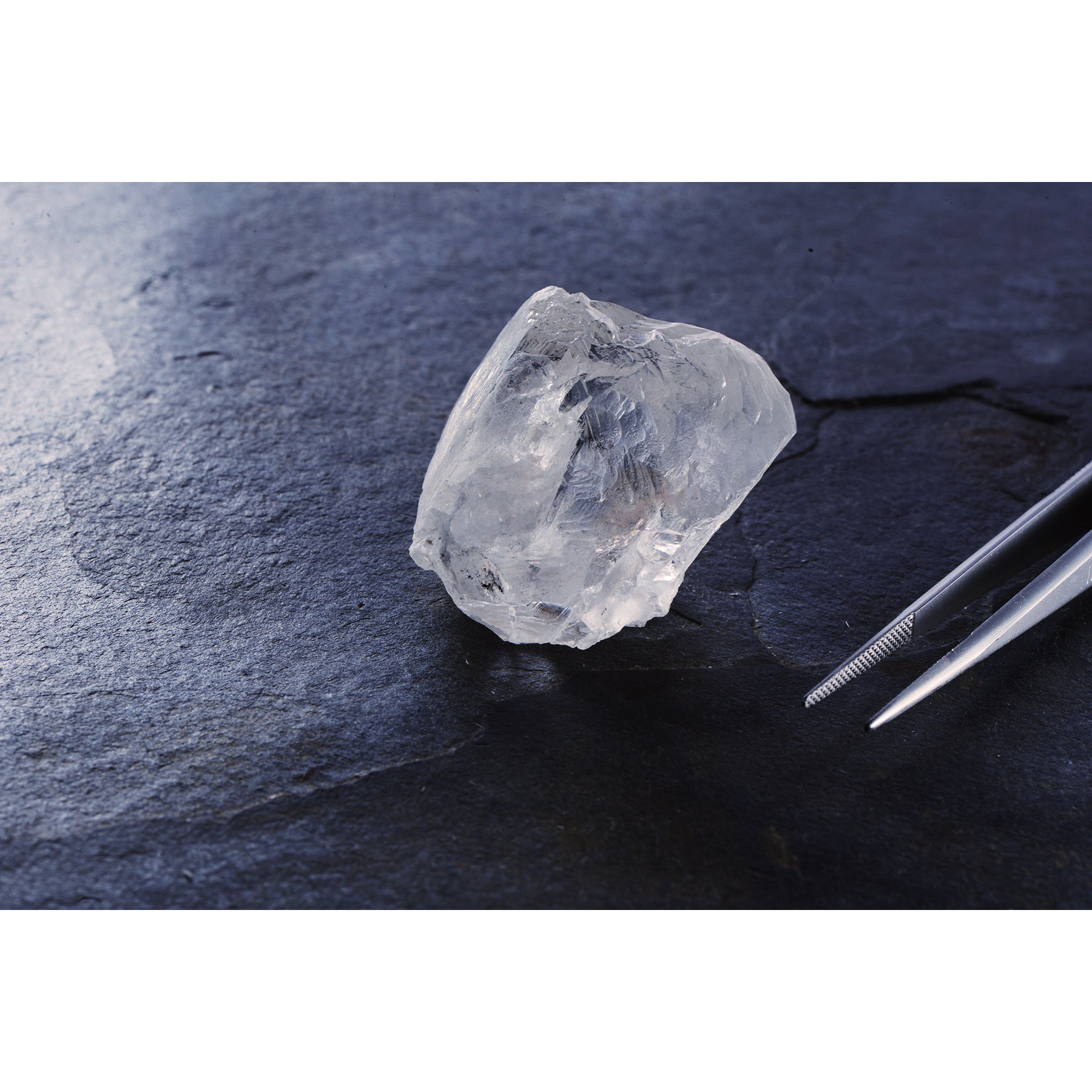 Природные алмазы россии. Lucara Diamond Corp. Неограненный Алмаз. Капские Алмазы. Алмазы в природе.