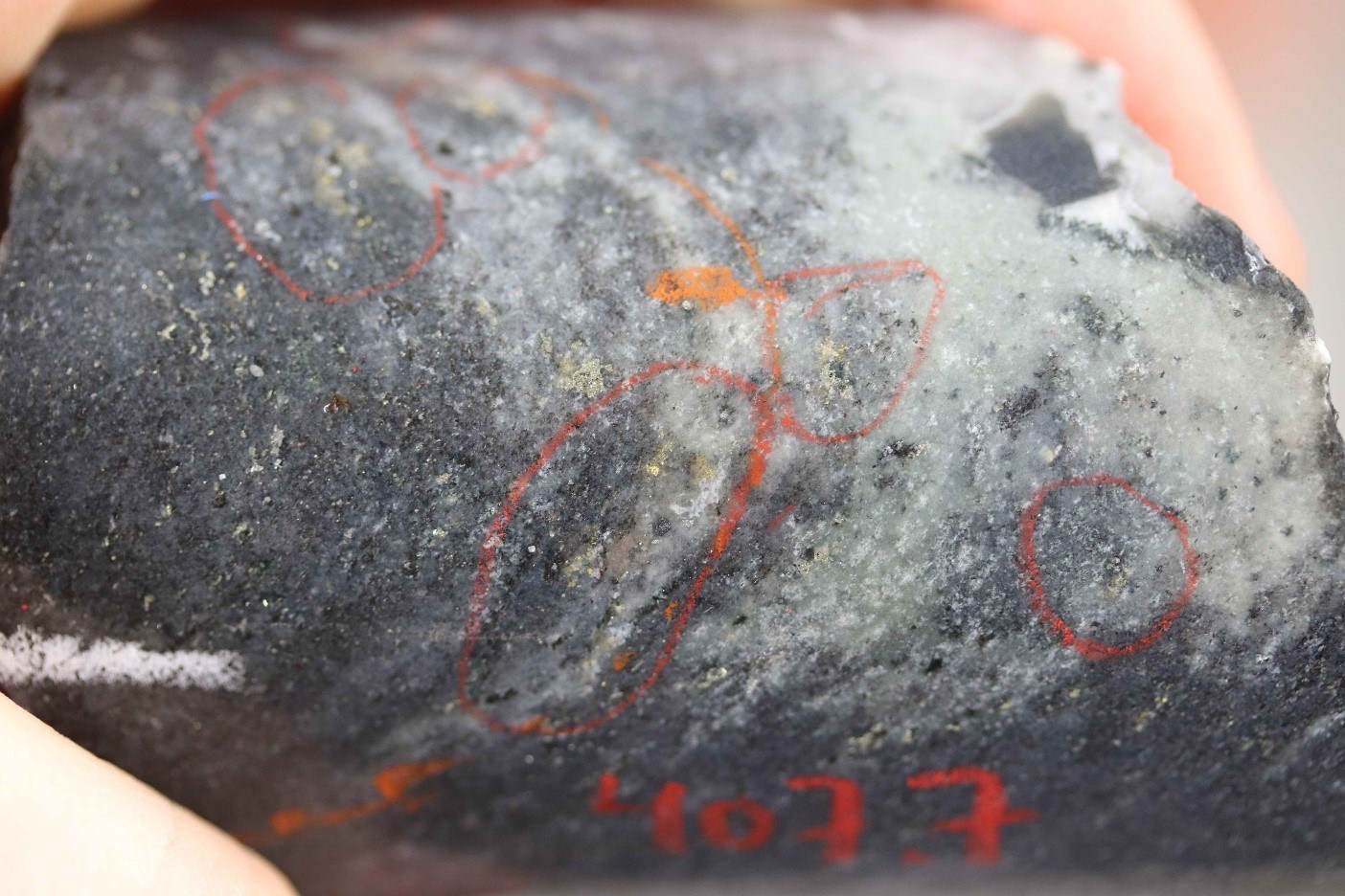 Figure 3: High-grade gold mineralization from 407.70 metres downhole in BR-271.  Image is of a selected interval and is not representative of all gold mineralization on the property. (CNW Group/Great Bear Resources Ltd.)